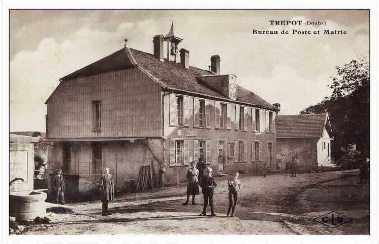 Carte postale de Trépot et bureau de Poste et Mairie