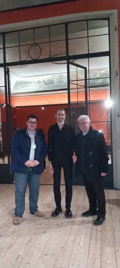 Mattéo Guillemin et Roland Philippe avec Benjamin Foudral à l'Atelier Courbet d'Ornans pour le programme Ambassadeur Courbet 2026